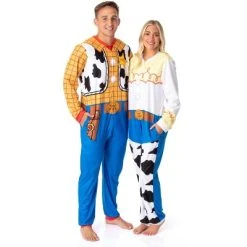 INTIMO Disney Mens' Toy Story Movie Sheriff Woody Costume Footless Union Suit Multicolored 10 INTIMO Disney Mens' Toy Story Movie Sheriff Woody Costume Footless Union Suit Multicolored -Adult Halloween Costumes Shop GUEST 9363a973 3cef 49aa 9f2a 25f1682cb67c